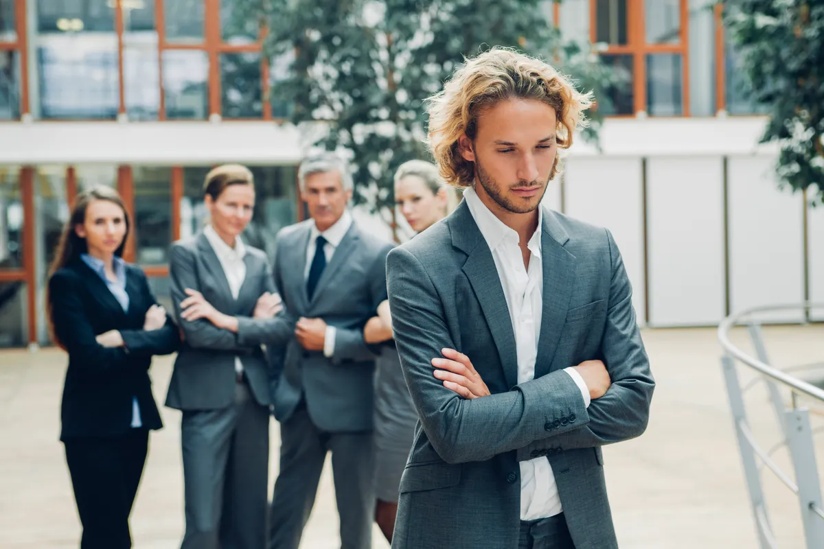 Unausgesprochene Konflikte: Warum Schweigen Teams lähmt